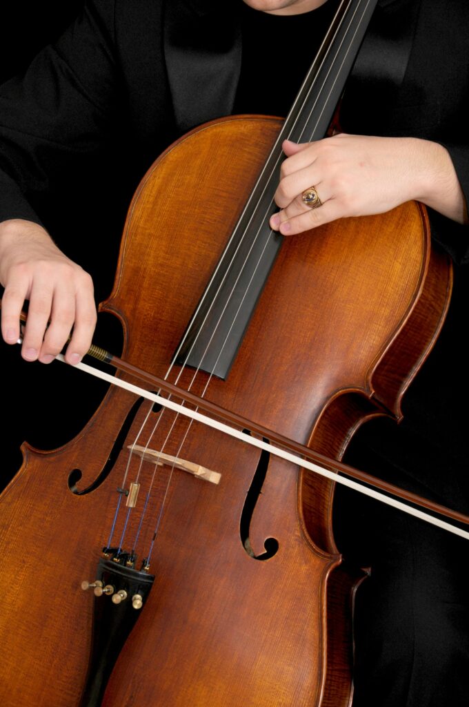 violoncelo-680x1024 Kako zvuk utiče na naše raspoloženje?